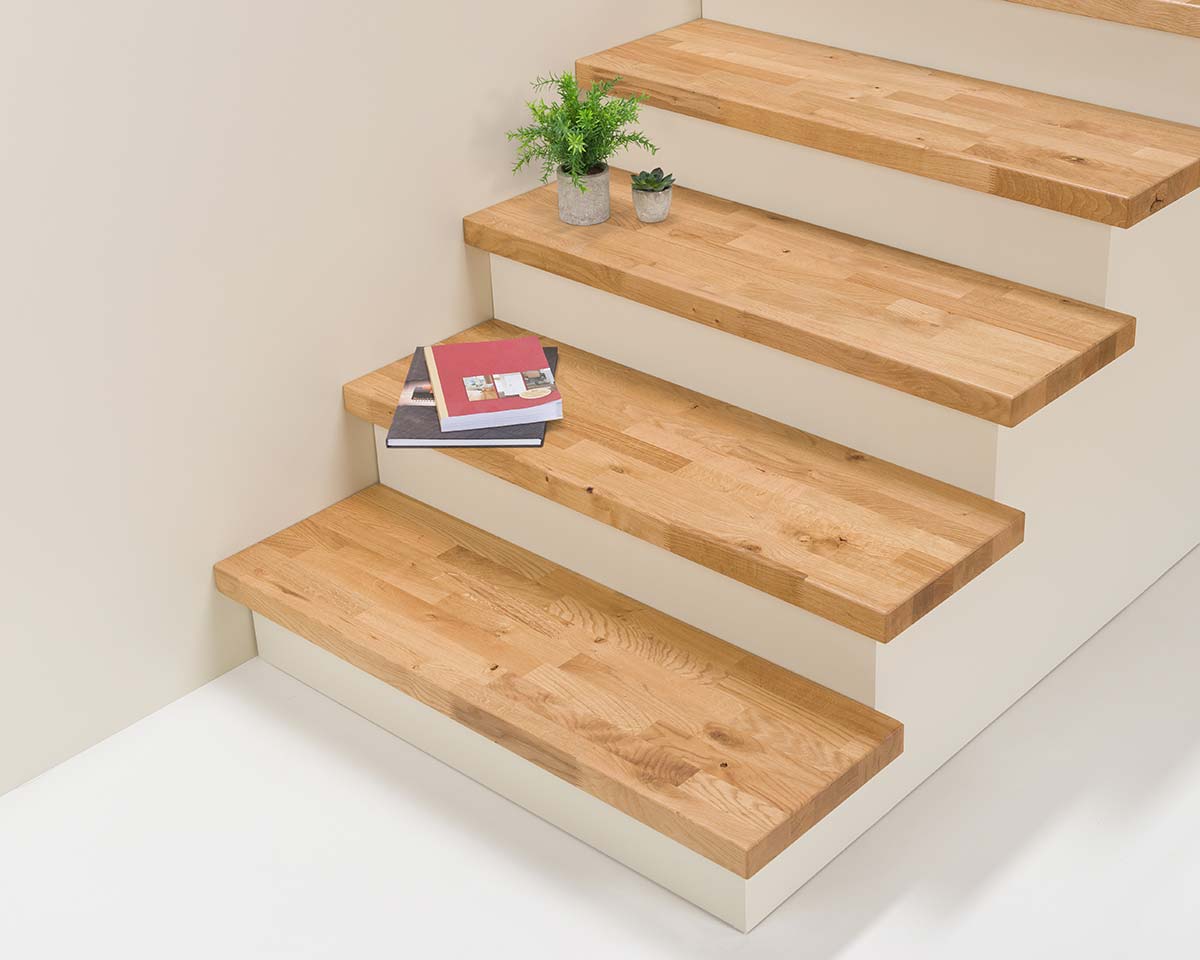 Treppenstufen in Eiche aus Massivholz – Holzstufen Meyer